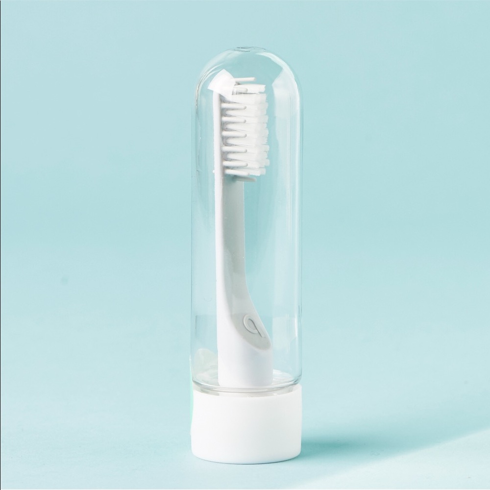 FOUR Quip Replacement Toothbrush Heads BRAND NEW